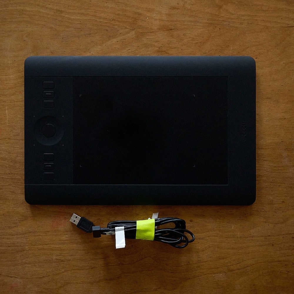 *** Wacom Intuos Pro Small Tablet